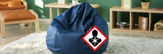Sitzsack und Gefahrensymbol Gesundheitsgefahr